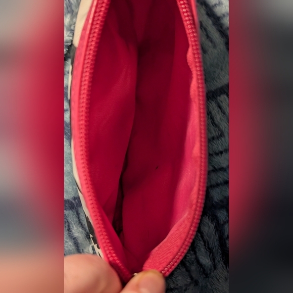 Scuni Black and White Floral Cosmetic Bag (EUC) - Picture 6 of 11